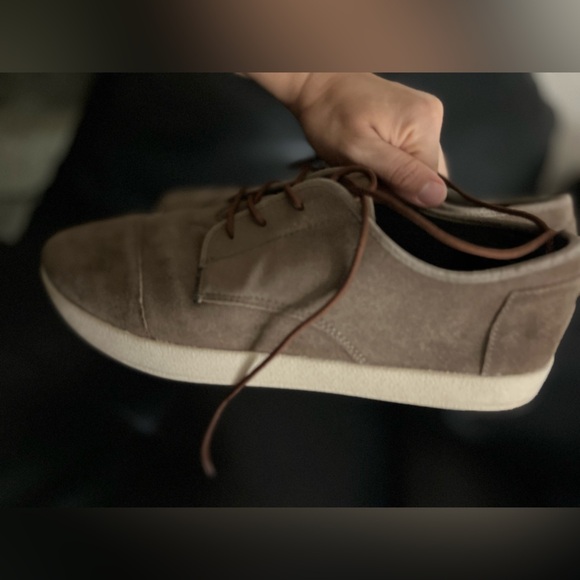 TOMS PASEO IN DESERT SUEDE
Men – Taupe size 12 good condition No rips - Picture 3 of 6